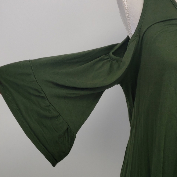 TRU Self Cold Shoulder Tunic Bell Sleeve Green EUC - Picture 2 of 12